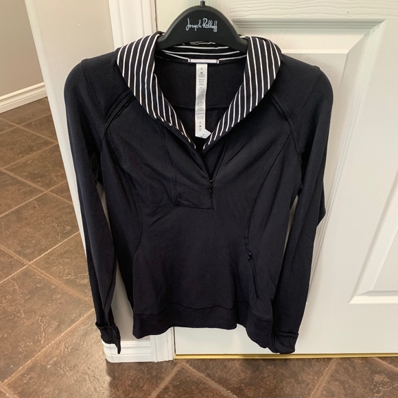 Lululemon black pullover top - Picture 1 of 4
